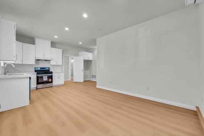 Building Photo - 14297 Goose St