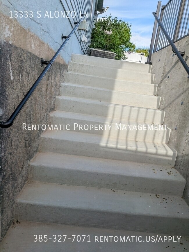 Foto del edificio - 13333 Alonzo Ln