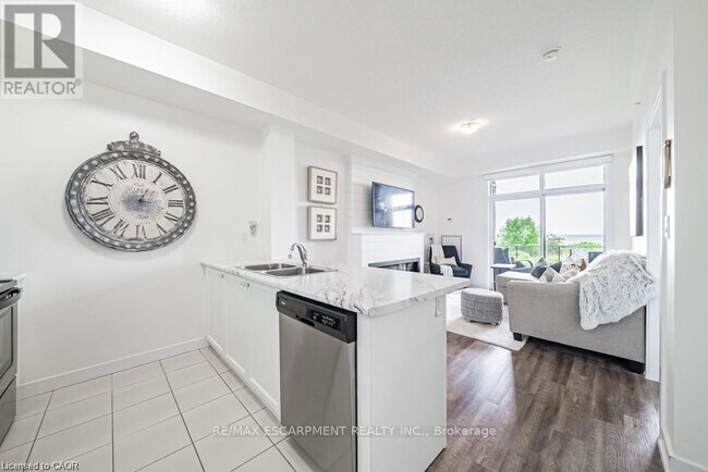 Photo du bâtiment - 35 Southshore Cres