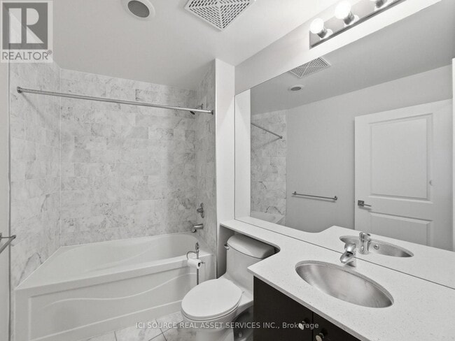 Building Photo - 1 Scott St