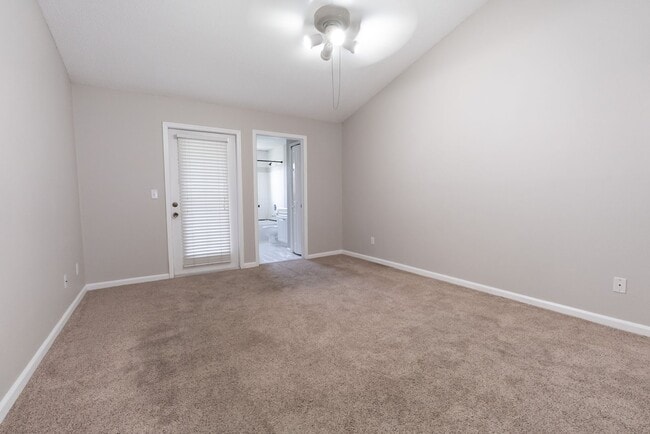 Building Photo - Beautiful Ocean Links Condo!