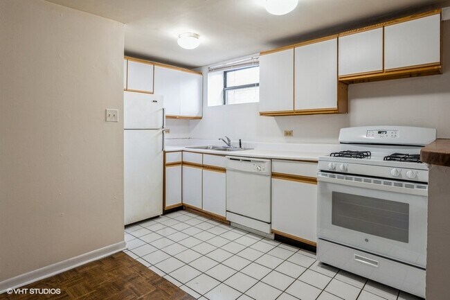 Foto del edificio - 1200 W Addison St