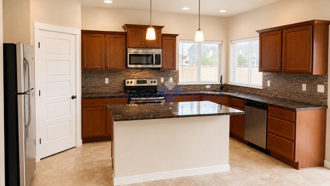Building Photo - Amazing Home Meridian Home with Community Pool!