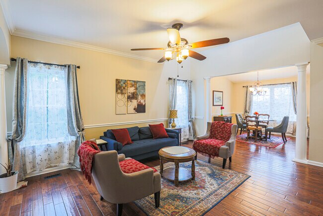 Building Photo - 443 Deer Hill Cir
