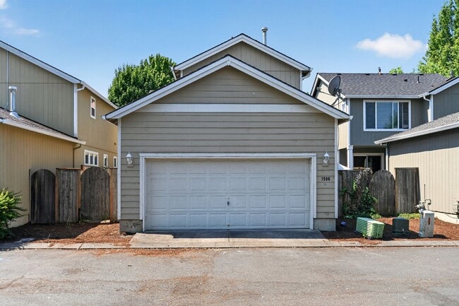 Building Photo - 1506 SE Kobus Way