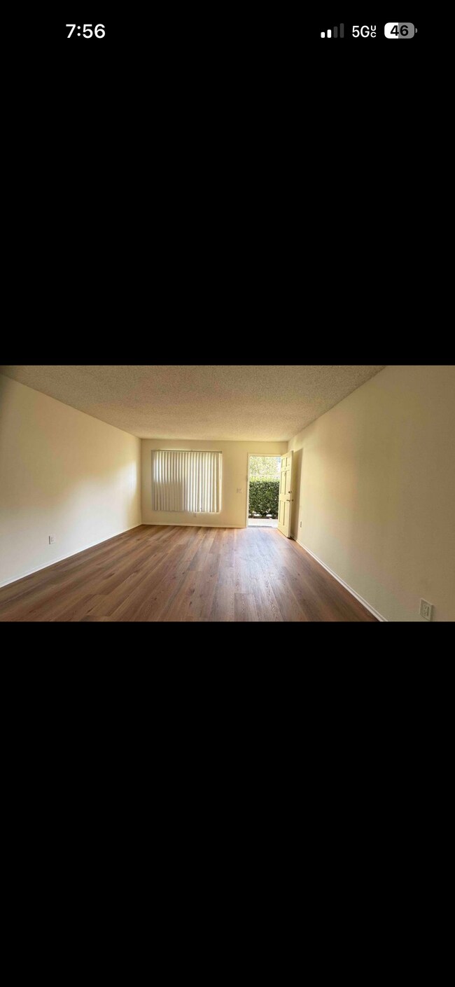 Foto del edificio - 10065 De Soto Ave
