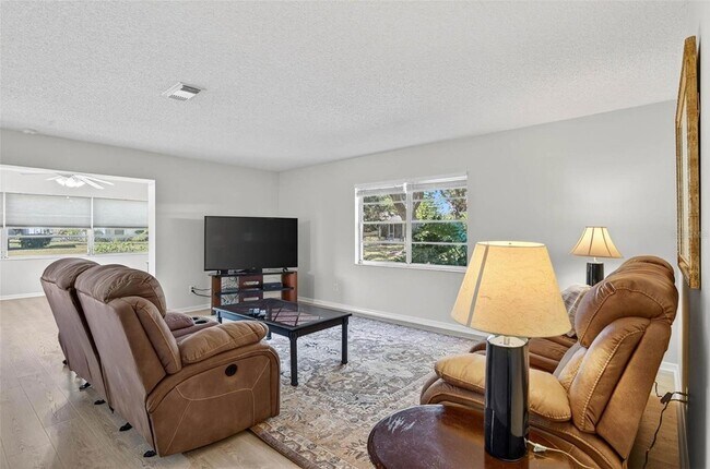 Building Photo - 2113 Hailstone Cir