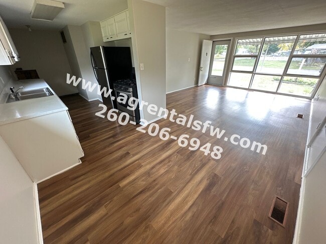 Building Photo - 3 bedroom house