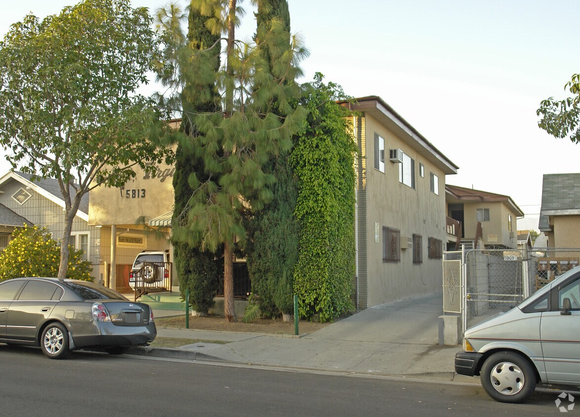 Building Photo - Virginia Arms