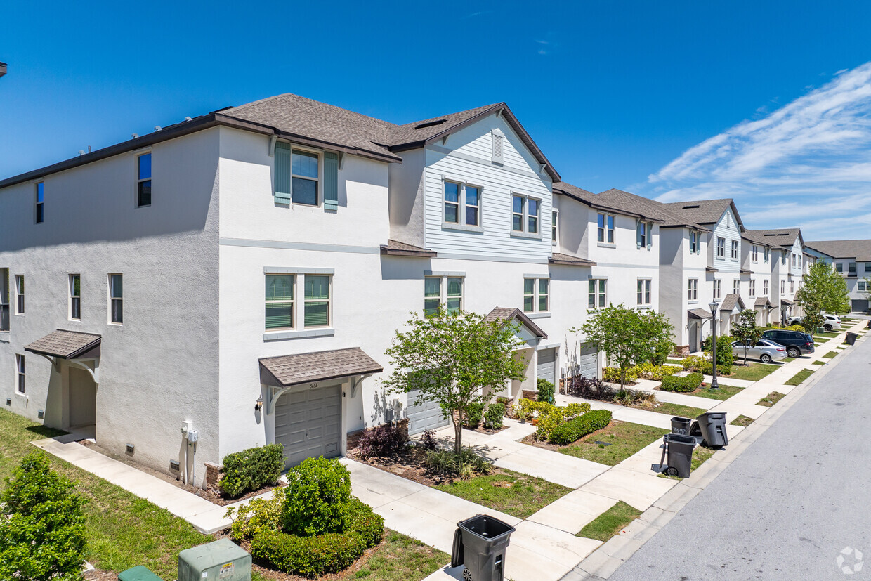 5653-5669 Mercado Dr Port Richey, FL - Avila Bay