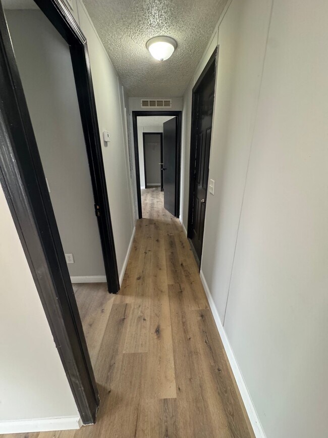 Foto del edificio - 2552 Smith Ave