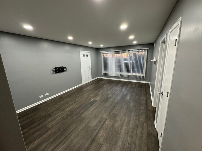 Foto del edificio - 4911 N Harlem Ave