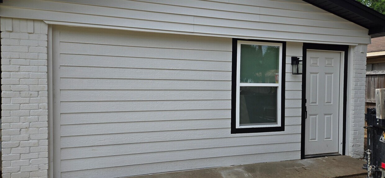Photo - 3132 Helmet St (Irving, TX)