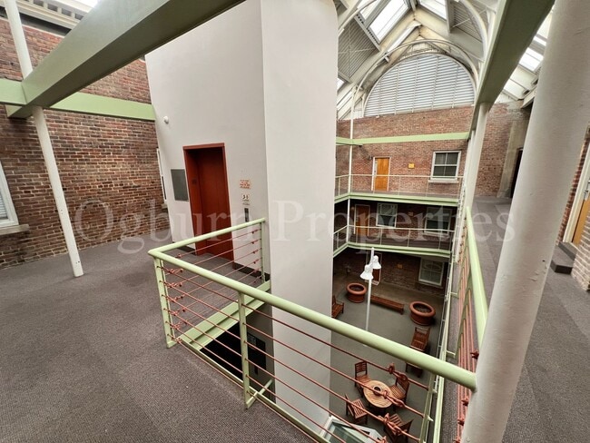 Building Photo - 315-507 N. Spruce St-1BR/1.5BA-Downtown AP...