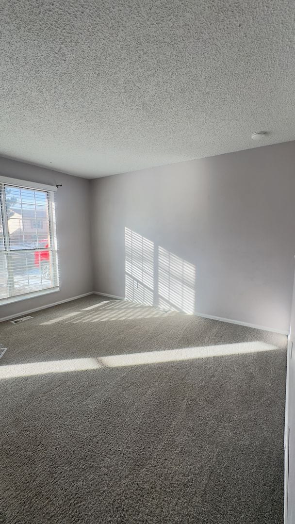 Building Photo - Cozy 3 bedroom 1.5 bath Split Level Home