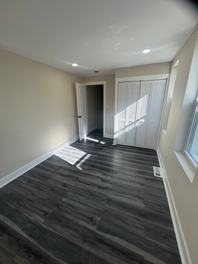 Foto del edificio - 459 E High St