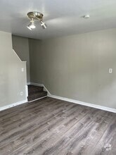 Building Photo - 422-426 Cedar Dr