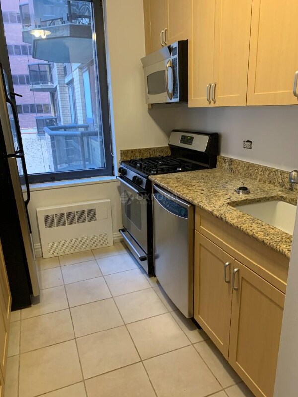 Building Photo - 235 W 48th St