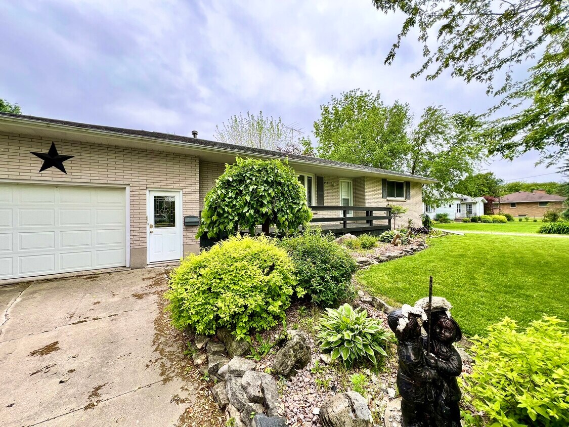 Primary Photo - 497 Park St