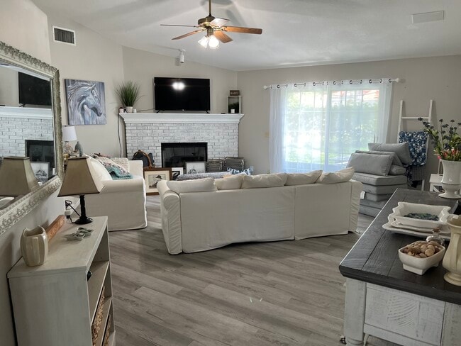 Photo - 11097 Barbizon Cir E House