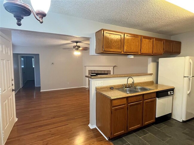 Foto del edificio - 9113 Japonica Ct