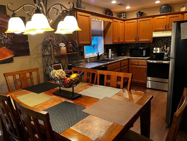 Another view of the kitchen. - 1400 Elm St