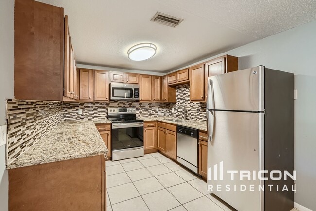 Foto del edificio - 11934 Lillian Ave