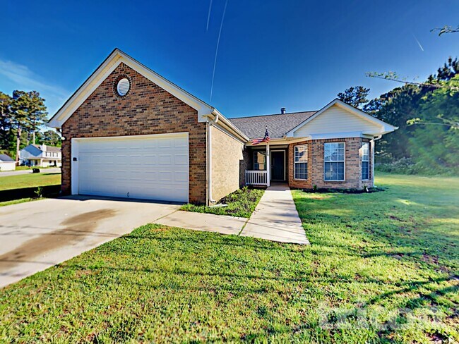 Building Photo - 205 Inverness Trce