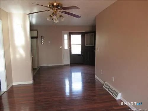 Building Photo - 204 New Haven Ave