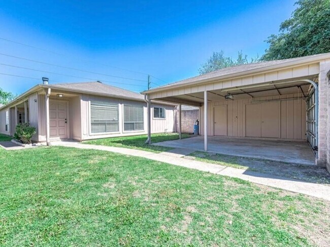 Foto del edificio - Spacious 3-Bed, 2-Bath Home in Wingate Com...