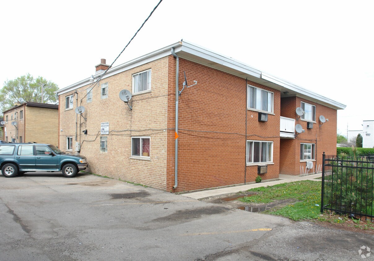 Building Photo - 2444 N Rose St