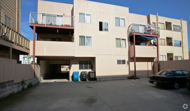 Building Photo - 159 Tiffany Ave