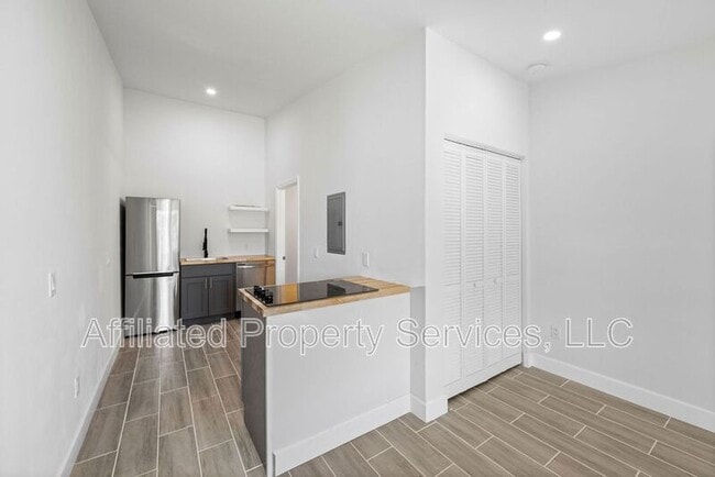 Building Photo - 4011 36th Ct