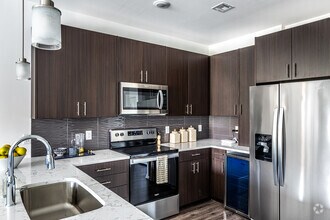 2BR, 2BA - 1140SF - The Villas at Waterside