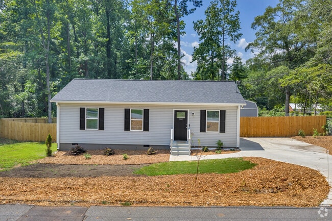 Building Photo - 160 Oak Dr
