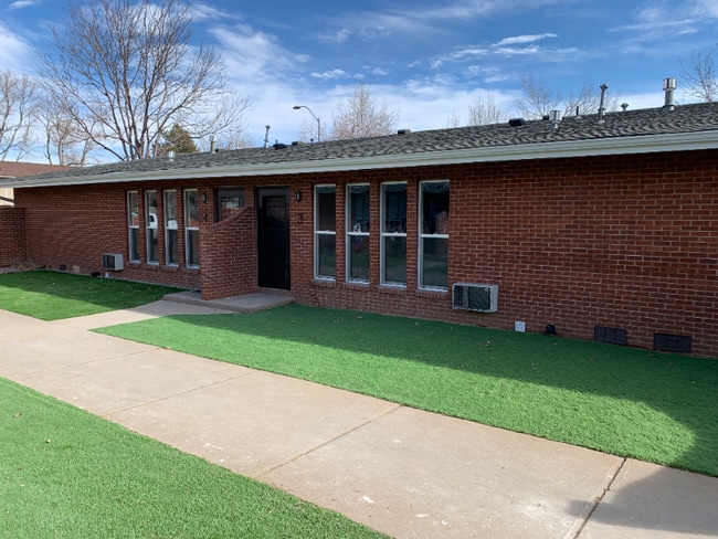 Building Photo - 1752 Azalea Dr