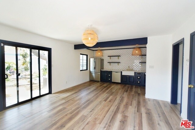 Building Photo - 319 1/2 Vernon Ave #B