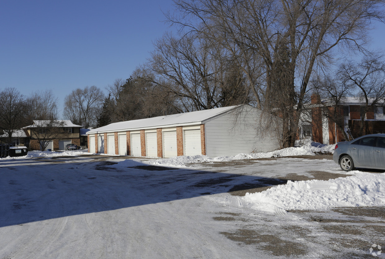 Building Photo - 9830 Nicollet