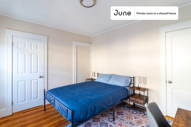 Photo - Private bedroom in 6 bed/2 bath Home