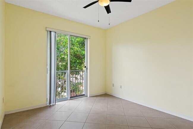 Foto del edificio - 7085 Nova Dr