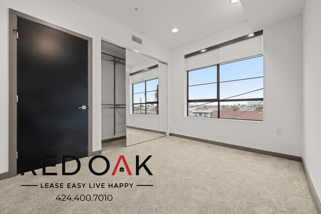 Foto del edificio - Outstanding Two Bedroom with Gorgeous View...