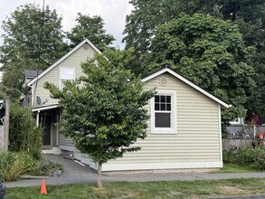 Building Photo - 8074 Maple Ave SE