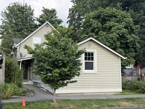 Building Photo - 8074 Maple Ave SE