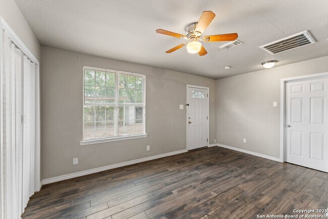 Foto del edificio - 315 Pool Dr