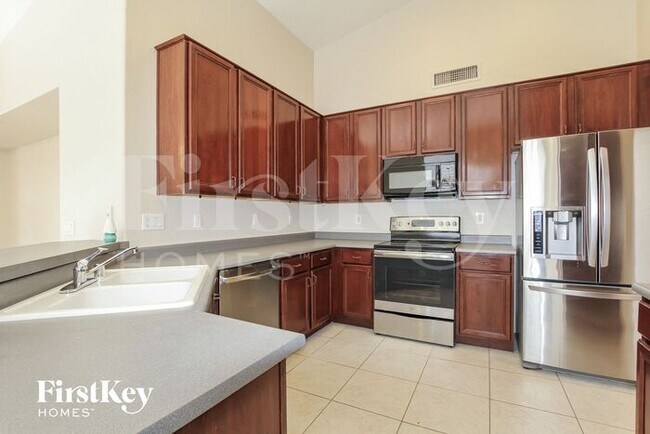 Foto del edificio - 21120 N 82nd Ln