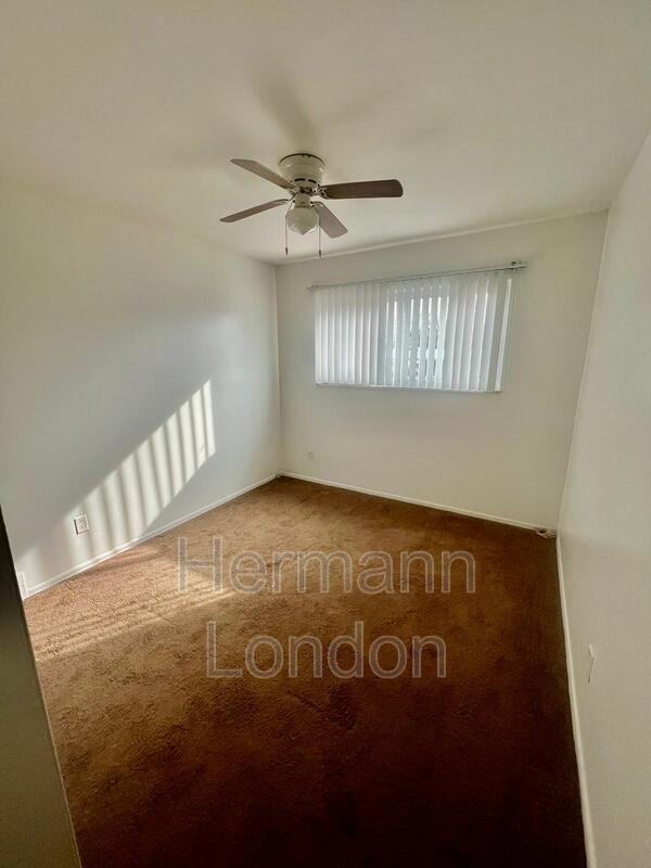 Building Photo - 13 Sunridge Ln