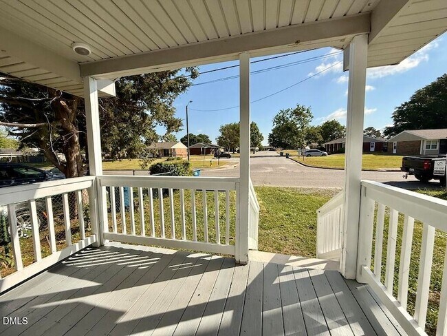 Foto del edificio - 1002 E Harnett St