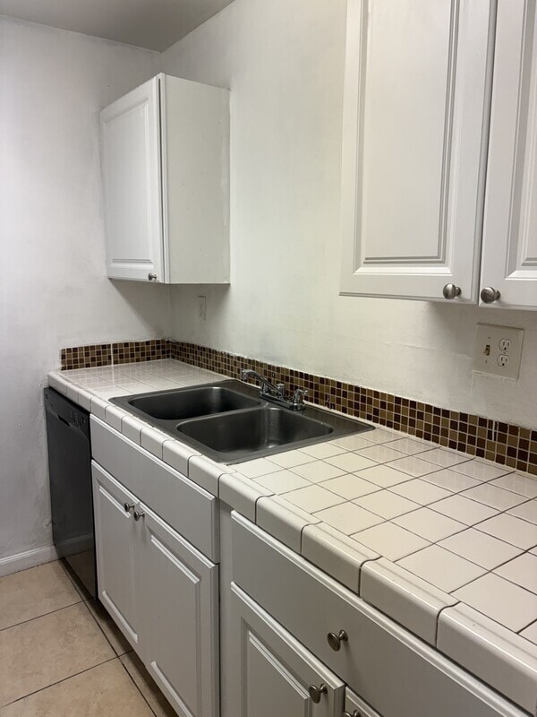 Building Photo - 3620 Verde Dr