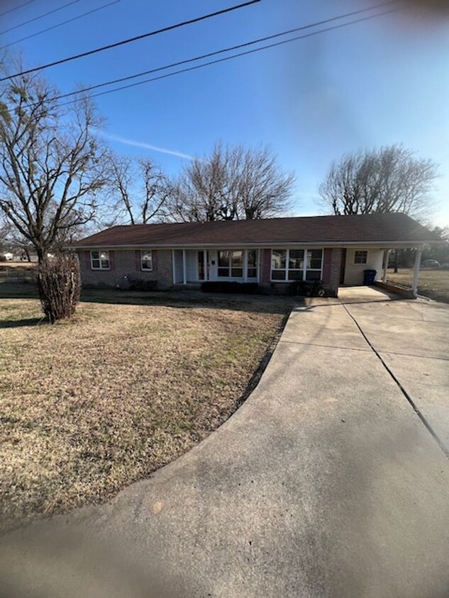 Foto principal - Family Home in Fort Smith Southside-This i...