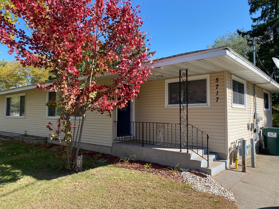 5717 Normandy St, Weston, WI 54476 Townhome Rentals in Weston WI